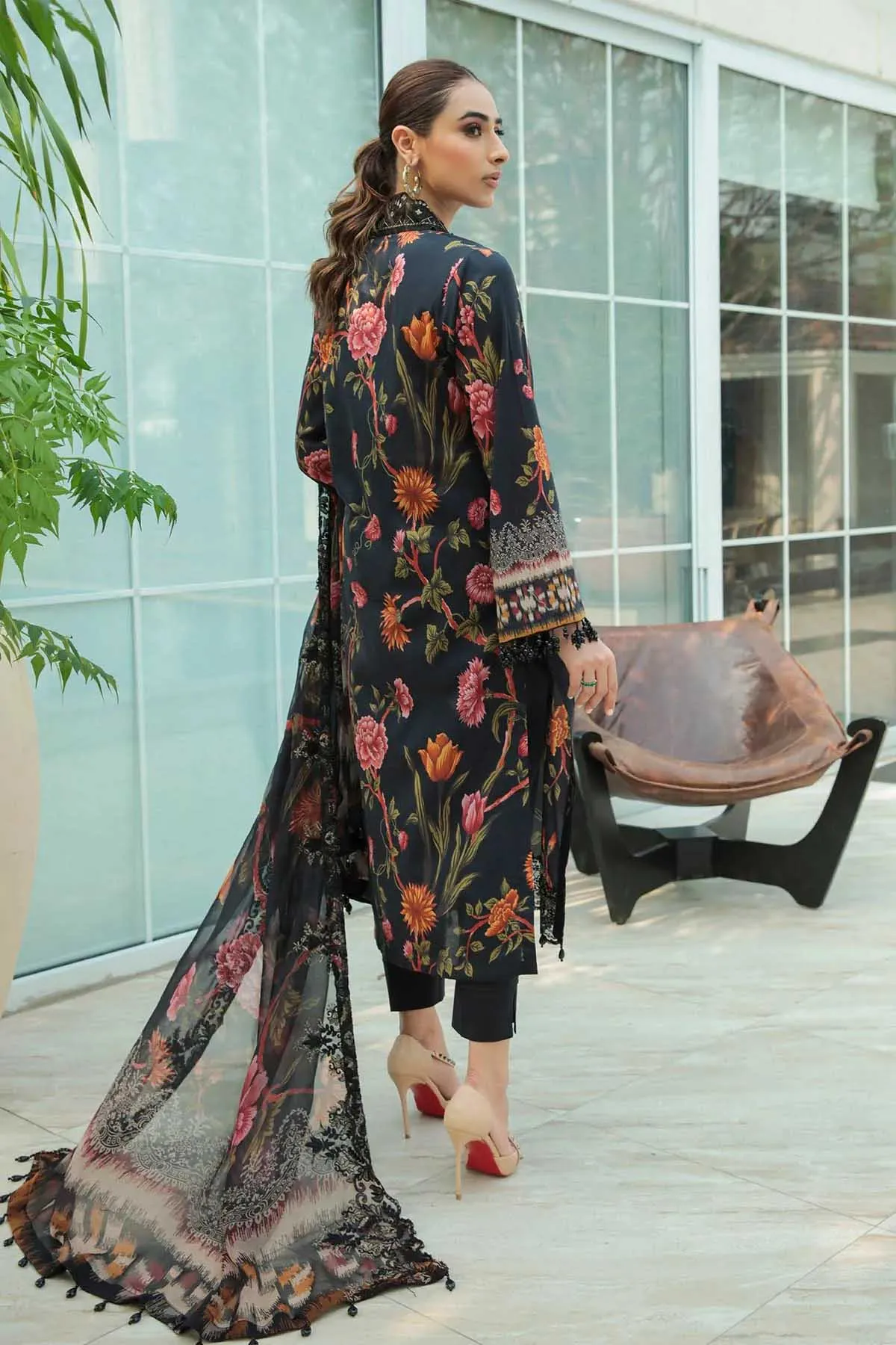 Nureh Gardenia Embroidered Lawn Black Pakistani Suit